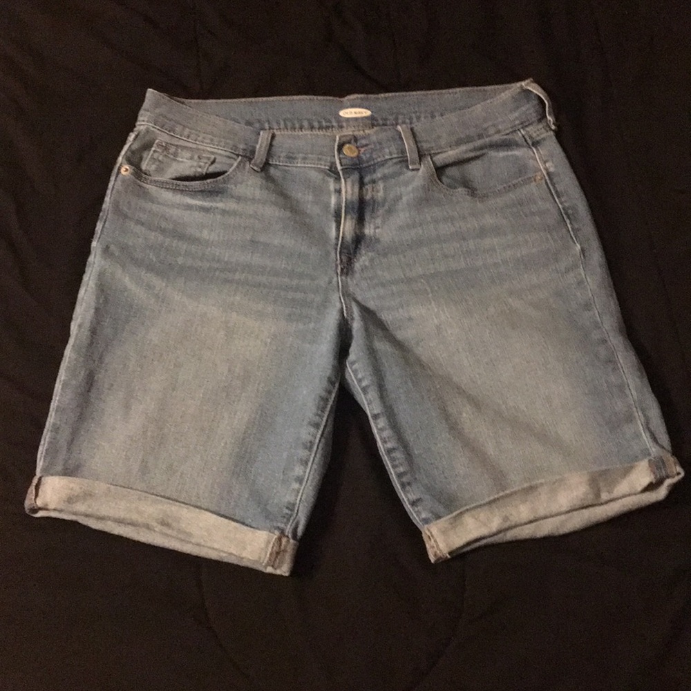 Light wash jean shorts